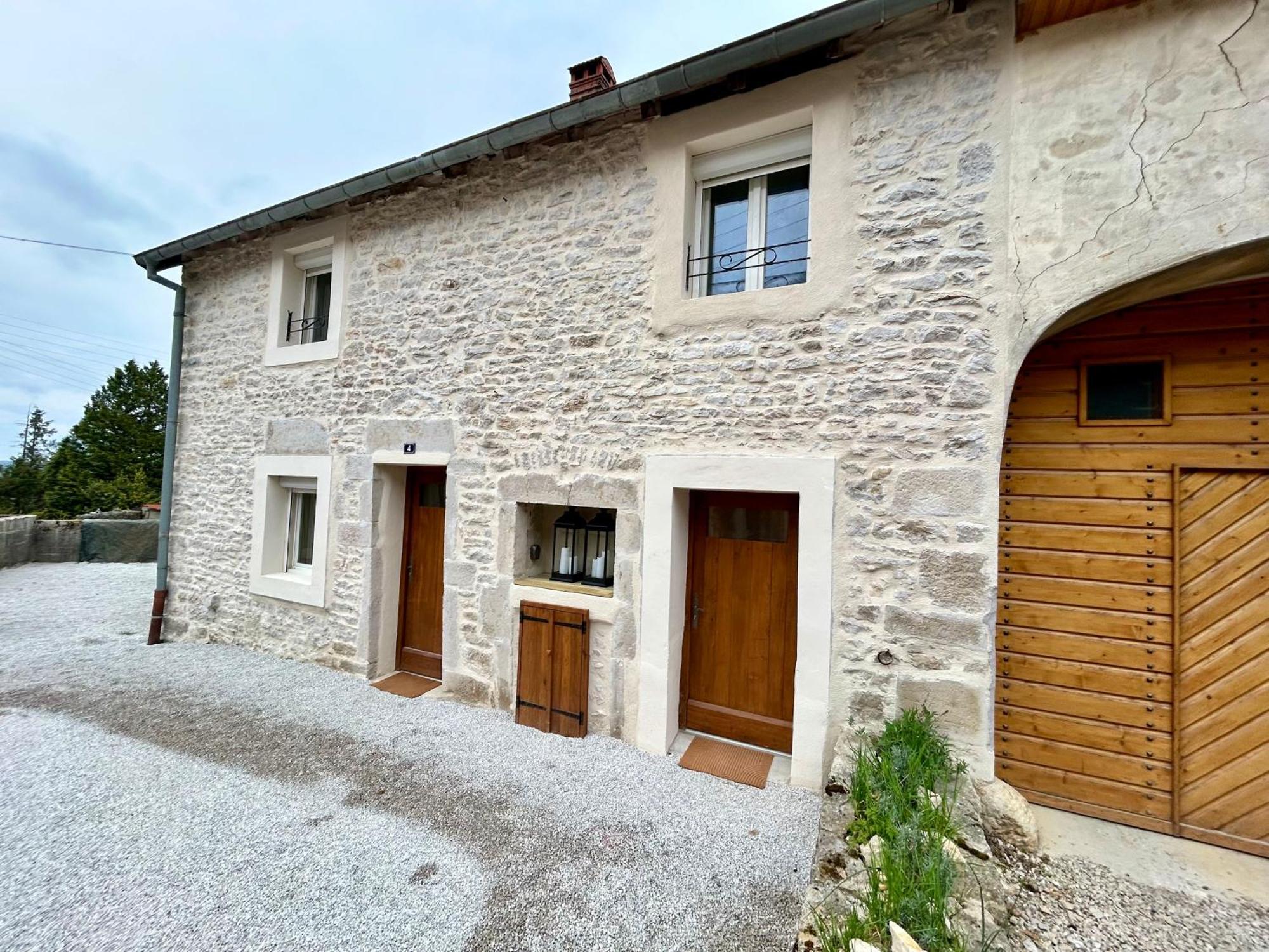 Un Cocon En Plein Coeur Du Jura Villa Châtillon Exterior photo